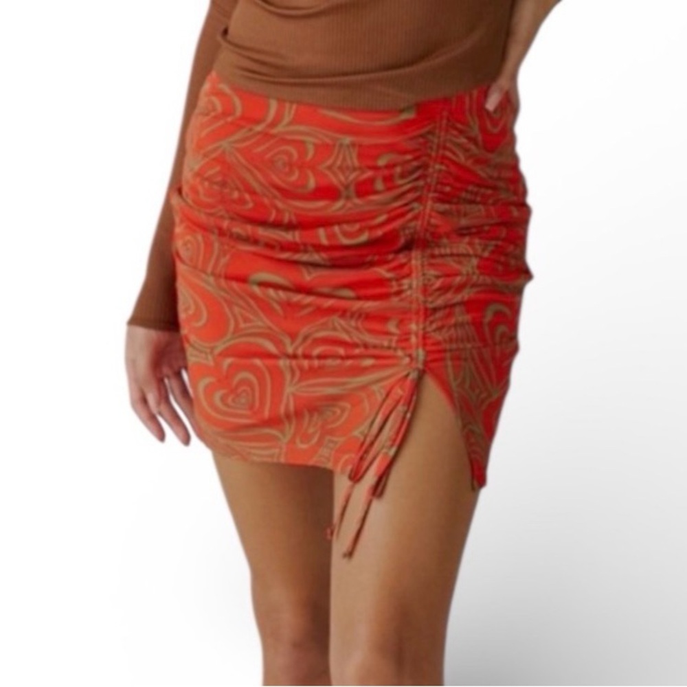 Lisa Says Gah Orange Swirl Ruched Mini Skirt